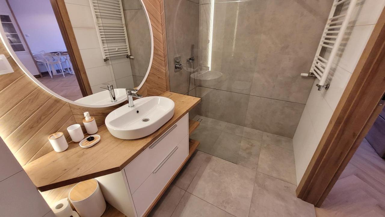 Niegocin Garaz Basen Plaza Gizycko Wilkasy