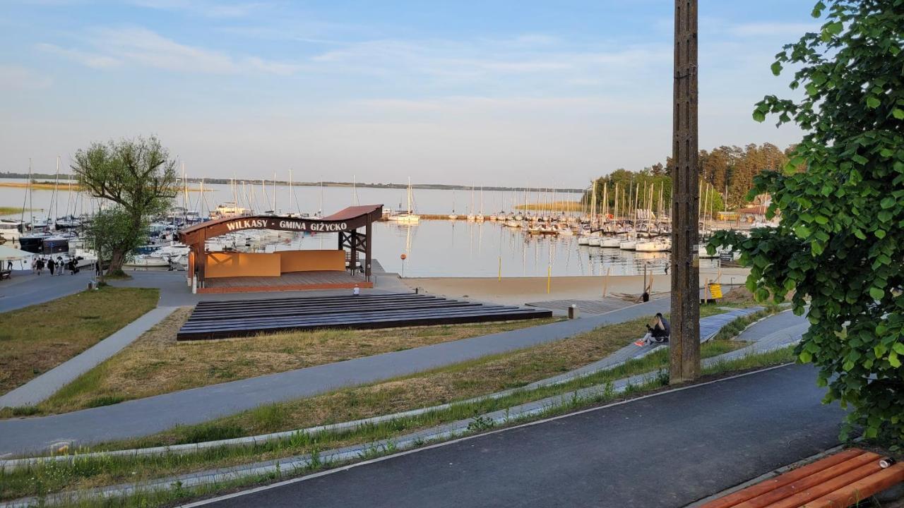 Niegocin Garaz Basen Plaza Gizycko Wilkasy
